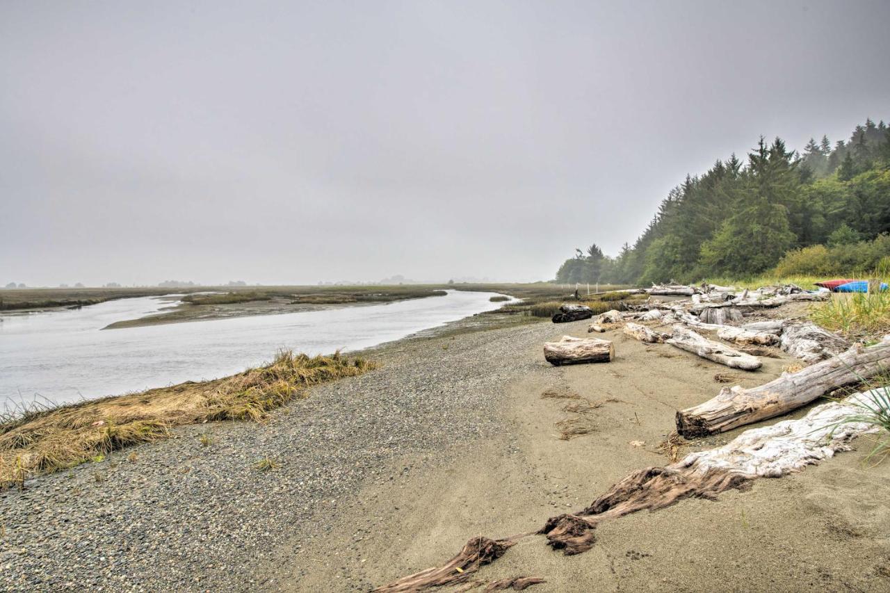 Warm Beach Hideaway With Private Beach! Stanwood エクステリア 写真